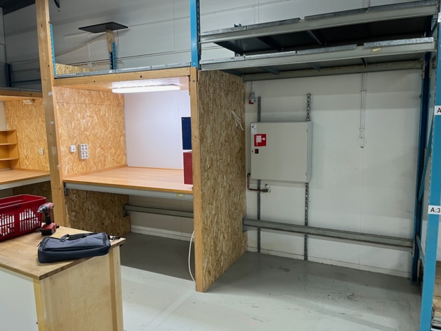 1197533-7 Pallet racking with workstation