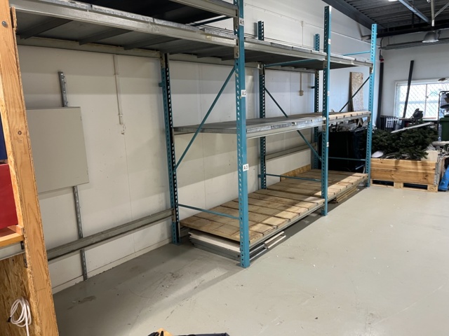 1197533-10 Pallet racking with workstation