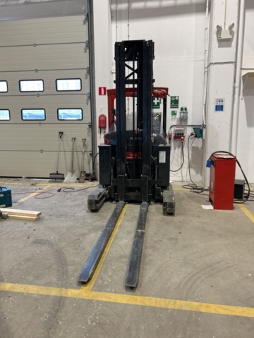 1470221-8 Elektrisk skjutstativtruck