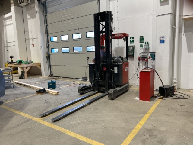 1470221-19 Elektrisk skjutstativtruck