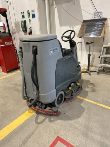 1470222-5 Golvskurmaskin - Nilfisk BR 755