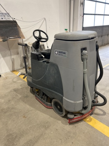 1470222-7 Golvskurmaskin - Nilfisk BR 755