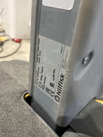 1470222-11 Golvskurmaskin - Nilfisk BR 755