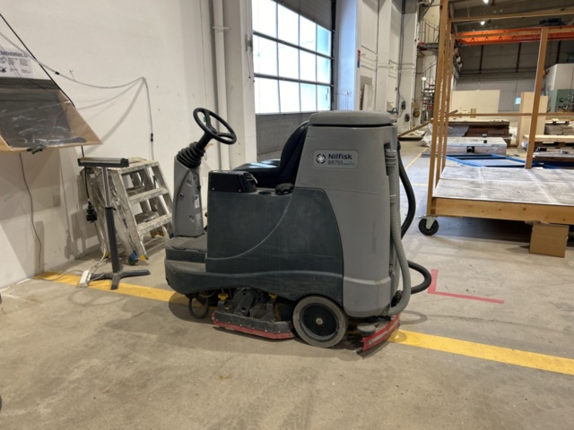 1470222-12 Golvskurmaskin - Nilfisk BR 755