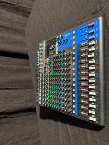 1364014-3 Analog mixer 16-kanaler - Yamaha MG16