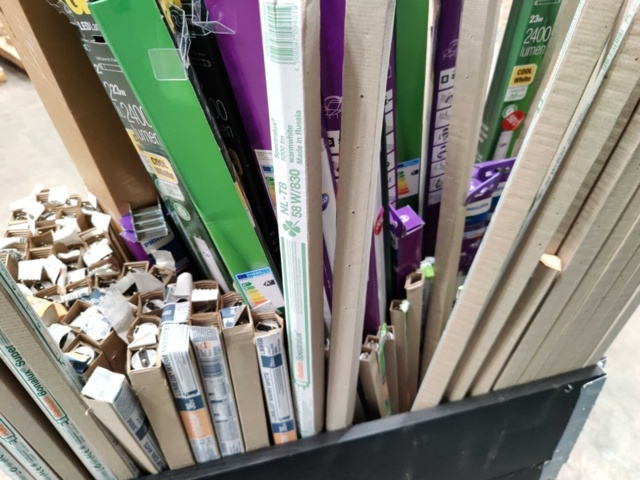 1482091-5 Assortment of fluorescent tubes