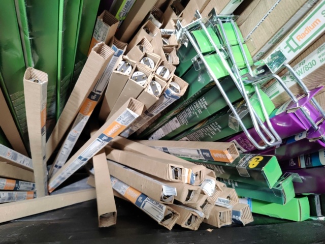 1482091-11 Assortment of fluorescent tubes