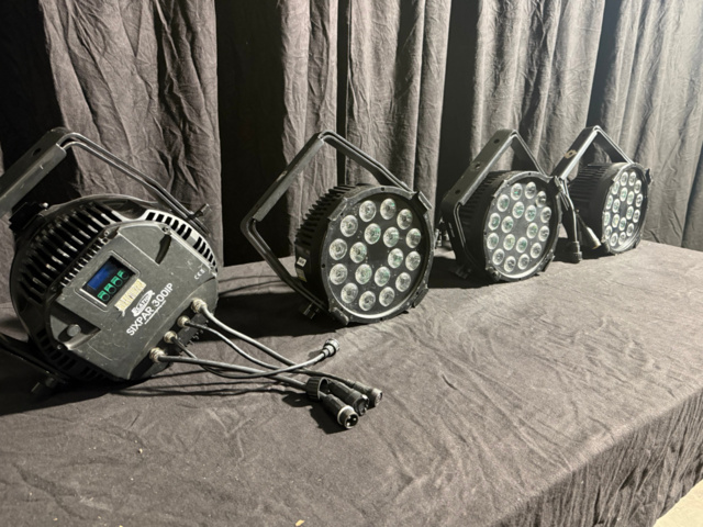 1364073-2 LED PAR-armatur - Elation SixPar 300 IP inkl. kablage och case 4 st