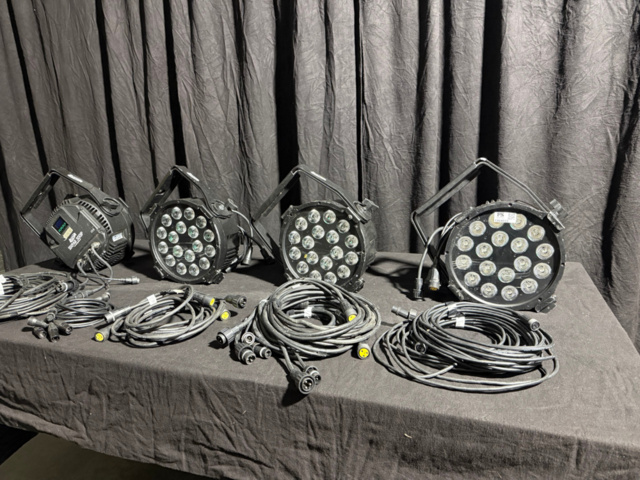 1364073-1 LED PAR-armatur - Elation SixPar 300 IP inkl. kablage och case 4 st