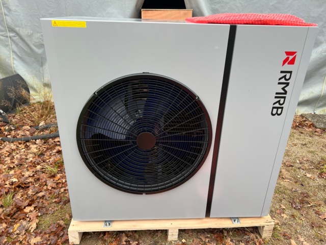 1482751-1 Luft/vatten-värmepump – RMRB RMAW-03ZR1-V, monoblock med WiFi och tillbehör
