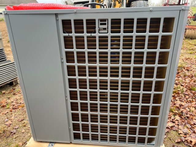 1482751-2 Luft/vatten-värmepump – RMRB RMAW-03ZR1-V, monoblock med WiFi och tillbehör