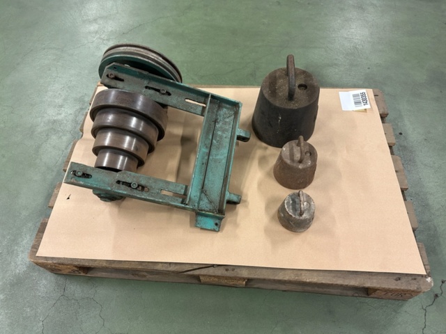 1430355-1 Weights and pulleys