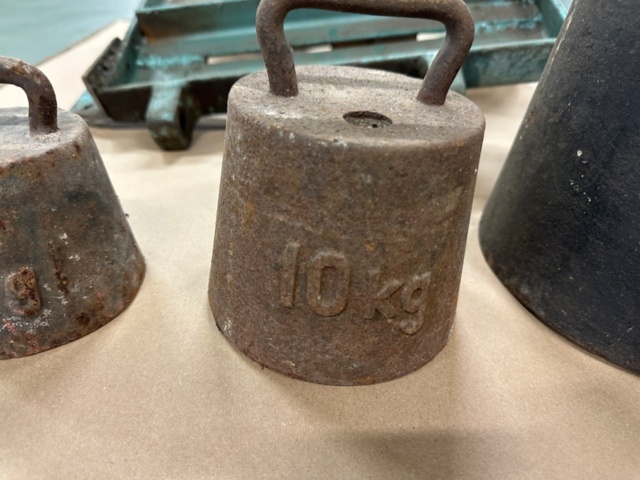 1430355-4 Weights and pulleys