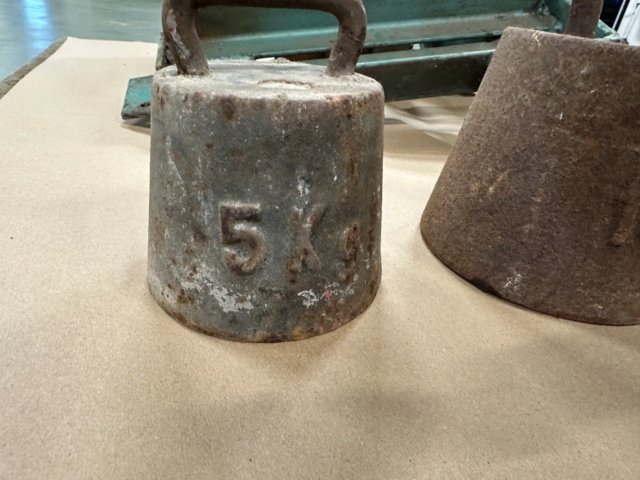 1430355-5 Weights and pulleys