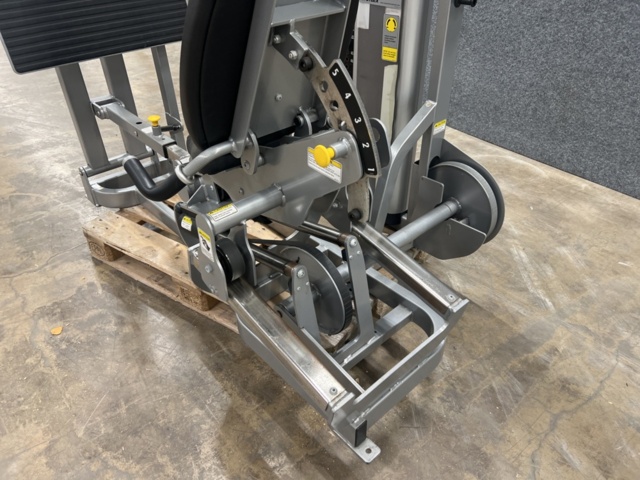 1483049-3 Cybex Eagle Leg Press