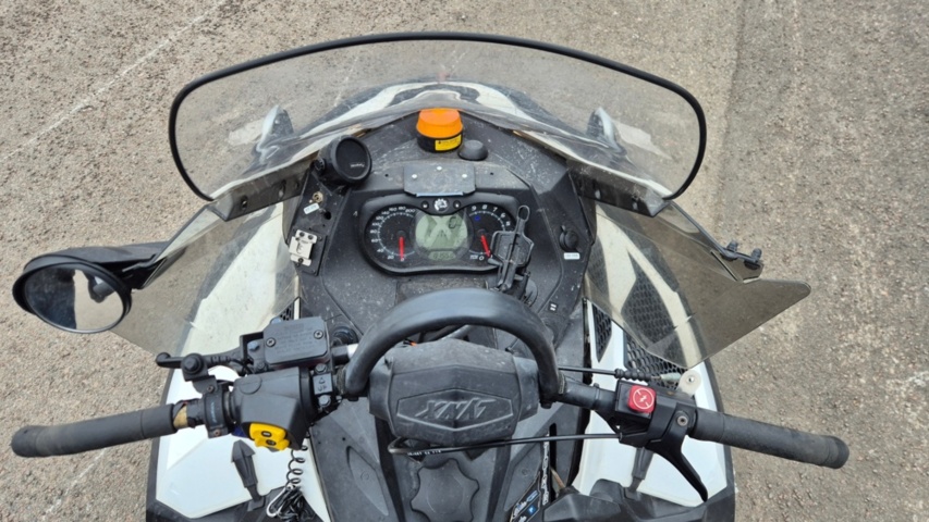 1483116-18 Snowmobile Lynx LTD 600 E-tec 2011