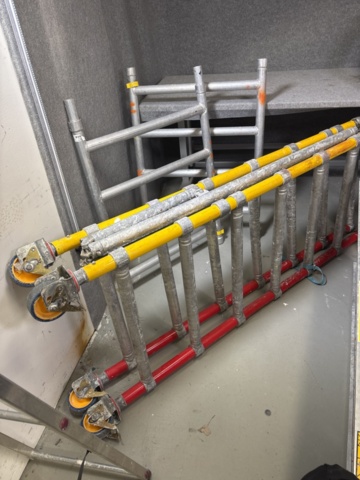 1443823-12 2 ladders, mobile scaffolding Krause