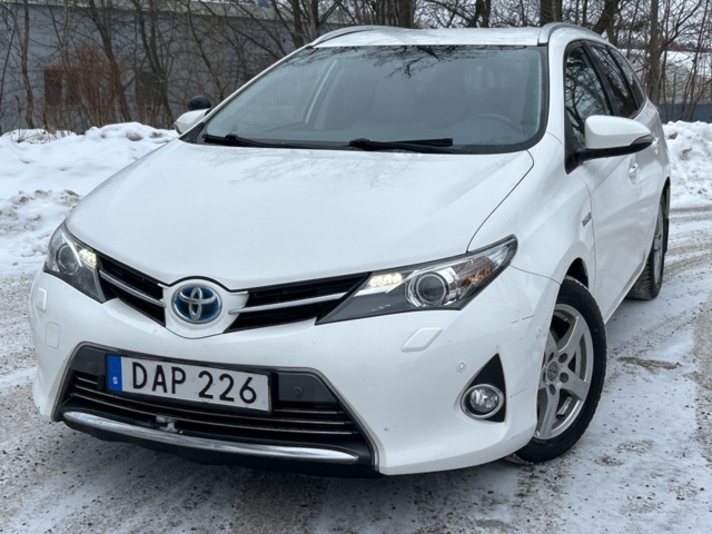 1454956-1 Toyota Auris Touring Sports Hybrid e-CVT, 136hk, 2015