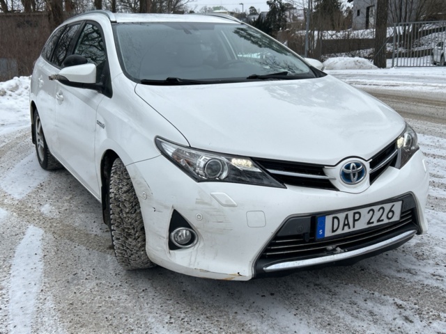 1454956-7 Toyota Auris Touring Sports Hybrid e-CVT, 136hk, 2015