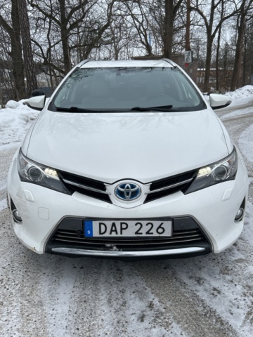 1454956-8 Toyota Auris Touring Sports Hybrid e-CVT, 136hk, 2015