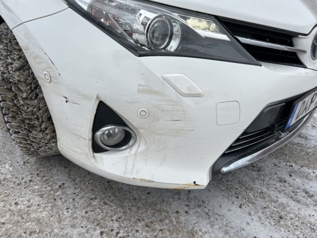 1454956-57 Toyota Auris Touring Sports Hybrid e-CVT, 136hk, 2015