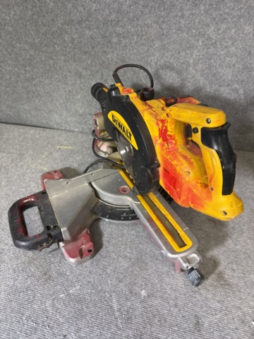 1443826-4 DeWalt miter saw and Stiga chainsaw