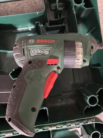 1443827-3 Bosch power tool package, saw, drill, clipper