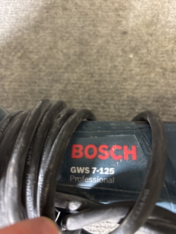 1443827-11 Bosch power tool package, saw, drill, clipper