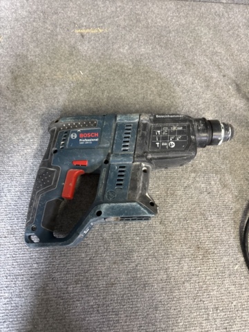 1443827-20 Bosch power tool package, saw, drill, clipper