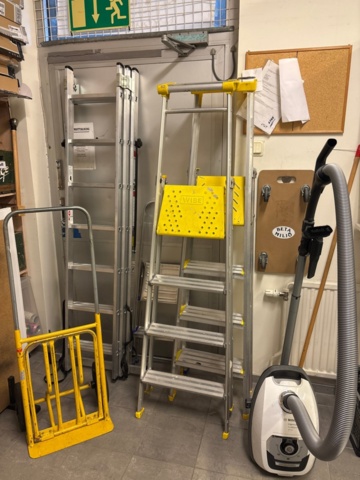 1411000-1 Miscellaneous equipment including ladders, vacuum cleaners, glass panels, etc.