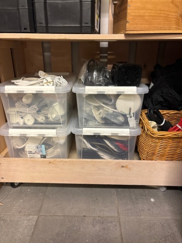 1411000-6 Miscellaneous equipment including ladders, vacuum cleaners, glass panels, etc.