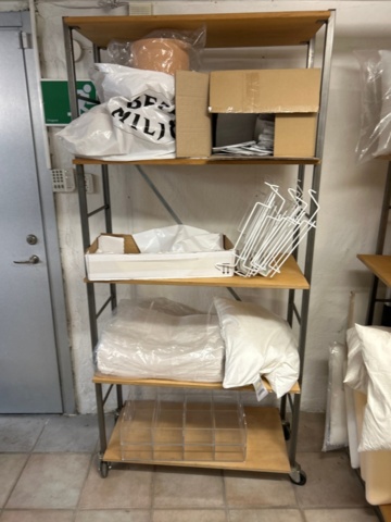 1411041-8 Samling med inredning, förvaring och gardintillbehör