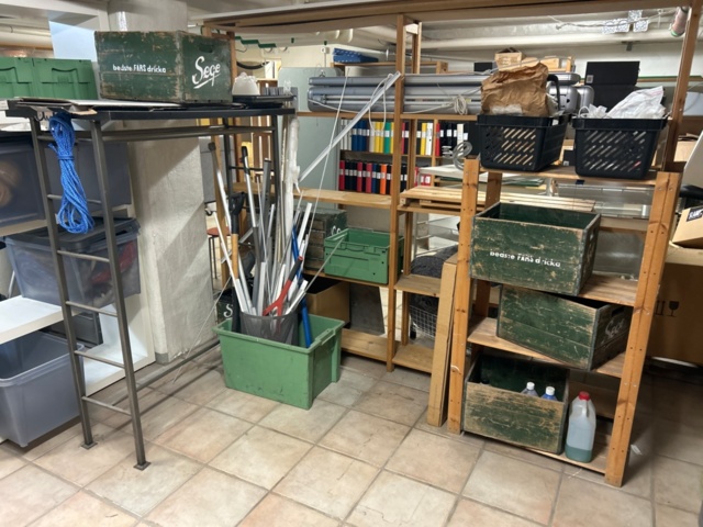 1411041-14 Samling med inredning, förvaring och gardintillbehör