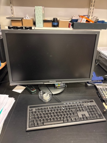 1411002-6 Office furniture and equipment including desks, chairs, shelves and electronics