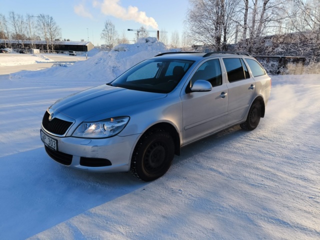 1401319-1 Škoda Octavia Combi 1.6 TDI Manual, 105hp, 2010