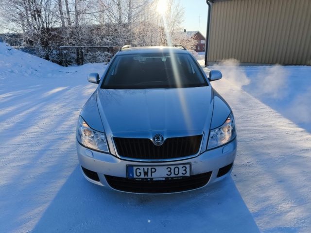 1401319-8 Škoda Octavia Combi 1.6 TDI Manual, 105hp, 2010