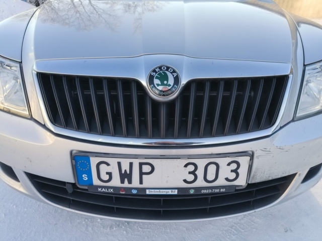 1401319-18 Škoda Octavia Combi 1.6 TDI Manual, 105hp, 2010