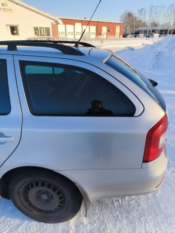 1401319-32 Škoda Octavia Combi 1.6 TDI Manual, 105hp, 2010