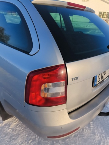 1401319-33 Škoda Octavia Combi 1.6 TDI Manual, 105hp, 2010