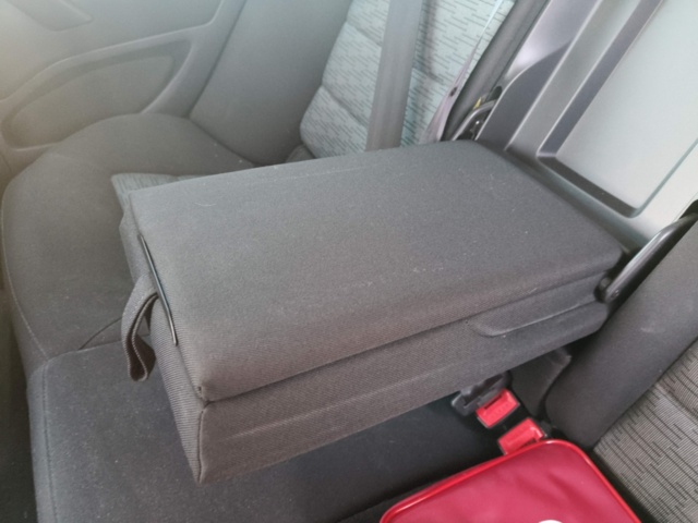 1401319-72 Škoda Octavia Combi 1.6 TDI Manual, 105hp, 2010