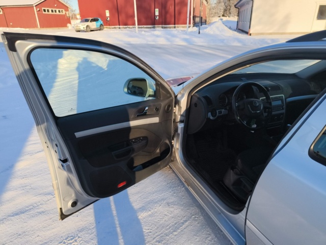 1401319-75 Škoda Octavia Combi 1.6 TDI Manual, 105hp, 2010