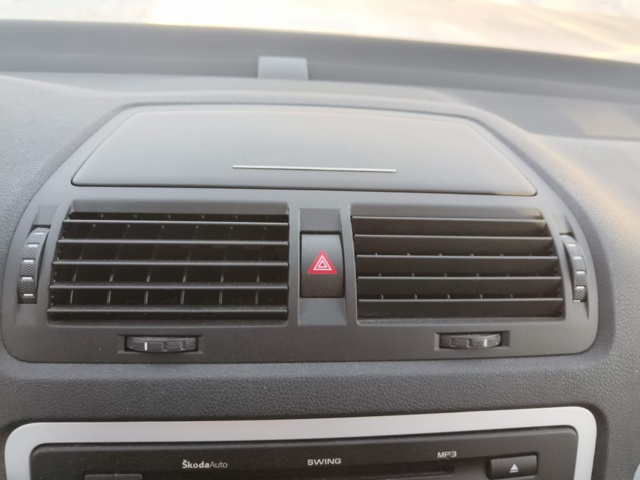 1401319-86 Škoda Octavia Combi 1.6 TDI Manual, 105hp, 2010