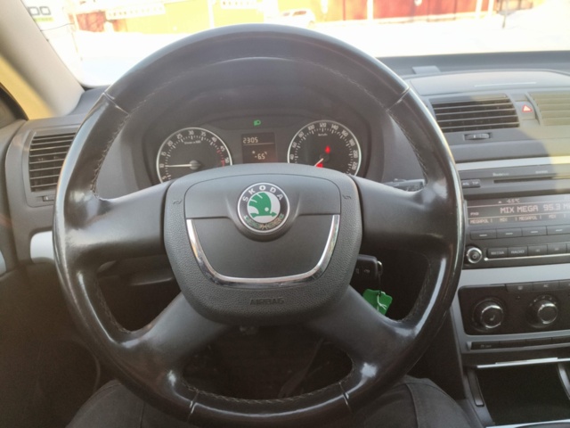 1401319-89 Škoda Octavia Combi 1.6 TDI Manual, 105hp, 2010