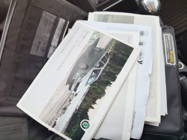 1401319-94 Škoda Octavia Combi 1.6 TDI Manual, 105hp, 2010