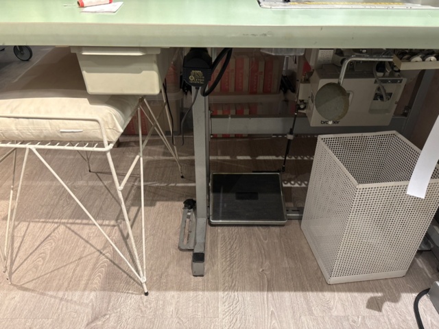 1411004-4 Industrial sewing machine with table, etc. - Brother Exedra