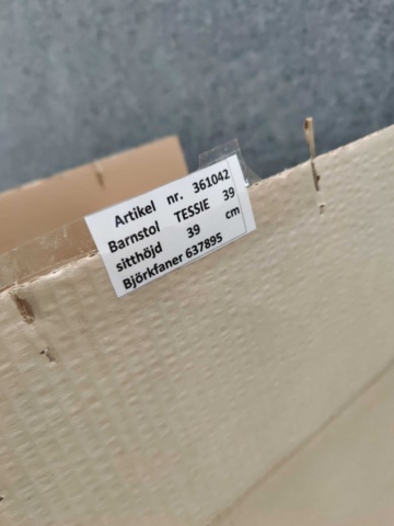 1483114-10 2 Tables & 3 Chairs