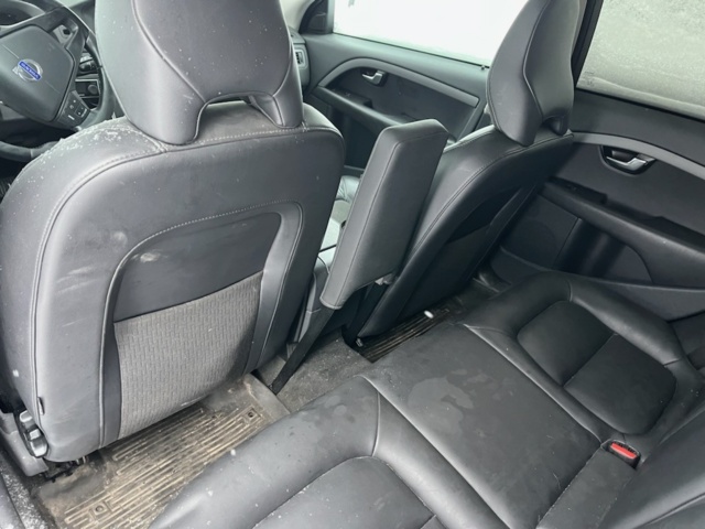 1464651-32 Volvo XC70 T6 AWD 304hp 2015