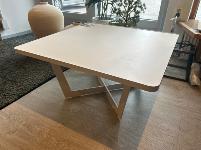 1411025-2 Soffbord samt diverse vaser - Cane-line