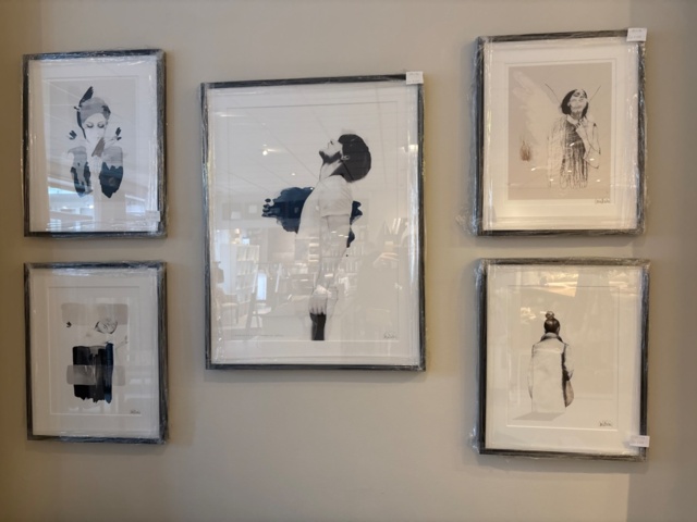 1411018-4 Soffa med diverse inredning