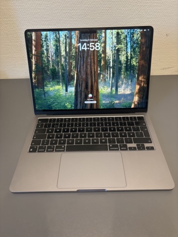 1425947-3 Apple MacBook Air M2 -22